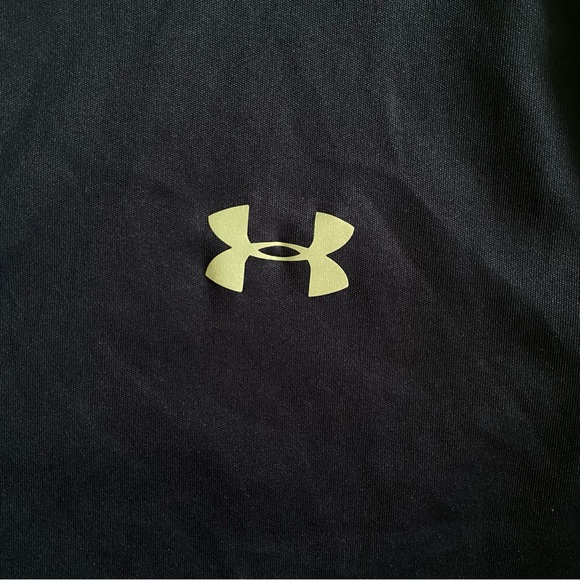 Navy Blue Underarmour Workout Shirt - Picture 3 of 8